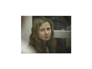 Zo solidarity so spoluodsúdenou Aľochinová stiahla žiadosť o prepustenie