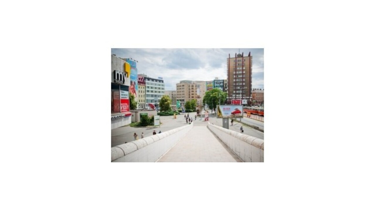 Aktivisti začali bojovať proti predaju Kamenného námestia