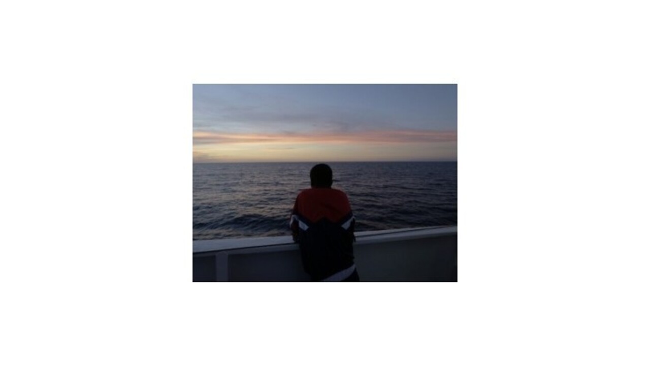 Pri Lampeduse zadržali ďalších viac ako 800 utečencov