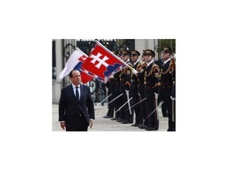 Francúzsky prezident prišiel na Slovensko po prvý raz