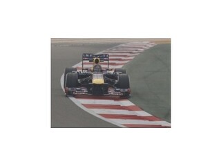 Pole position na Abú Dhabí pre Vettela