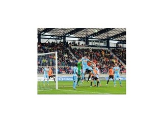 V ofenzívne ladenom stretnutí zvíťazil Slovan nad Ružomberkom, Vittek s dvoma gólmi