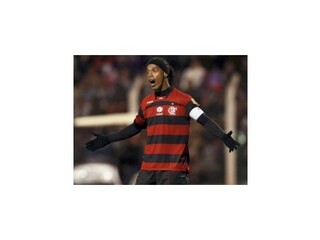 Ronaldinho bude možno Hološkovým spoluhráčom, Besiktas obnovil záujem