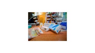 Lieky, ktoré chýbajú v lekárňach, mali vyberať na falošné predpisy