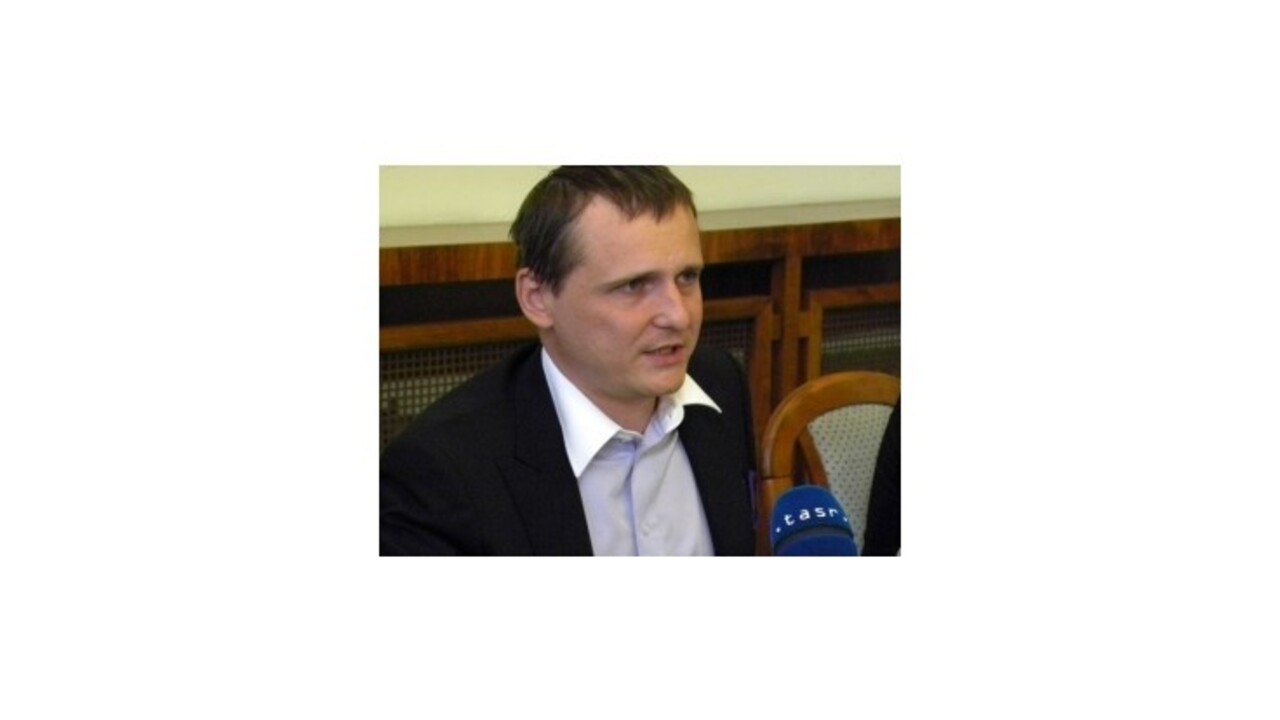 Bárta kvôli trestnému stíhaniu rezignoval na post lídra Vecí verejných