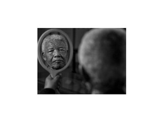 Zomrel Nelson Mandela, prvý juhoafrický černošský prezident