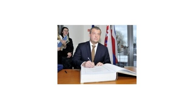 Baška aj poslanci Trenčianskeho kraja zložili sľub