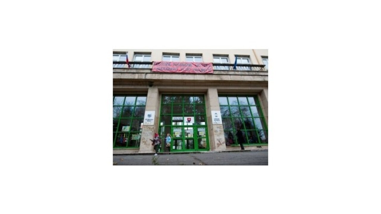 Most-Híd chce podľa SNS dosiahnuť úplnú školskú autonómiu