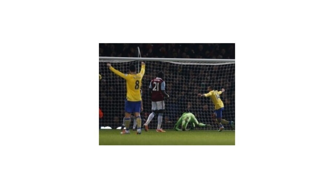 Arsenal je po vianočnom kole na čele tabuľky