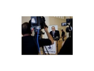 Zdravotný stav expremiéra Šarona sa nezlepšuje
