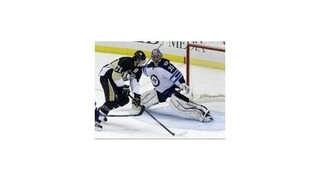 Sharks vyhrali v Chicagu po štyroch rokoch, vydarený návrat Malkina