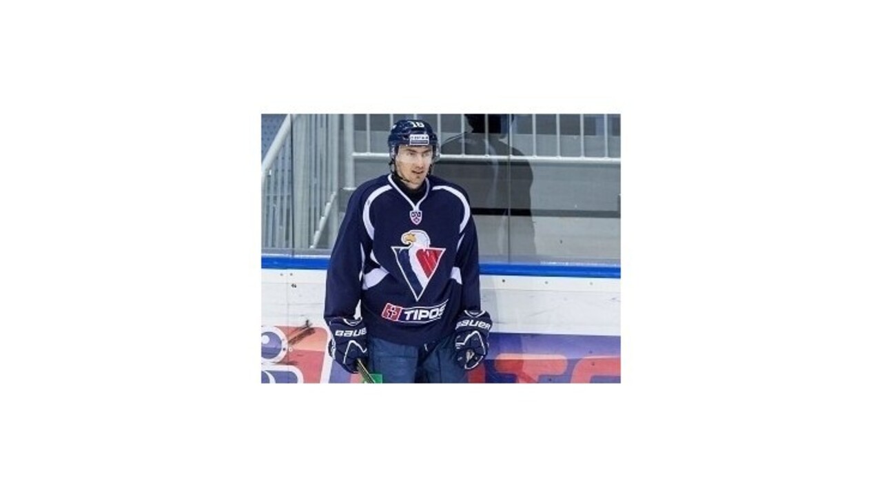 Šatan má stále šancu dostať sa do kádra, naznačil Vůjtek