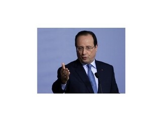Hollande zvažuje žalobu proti denníku, ktorý ho obvinil z ľúbostnej aféry