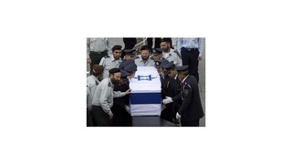 Šaronovo telo verejne vystavili pred budovou parlamentu