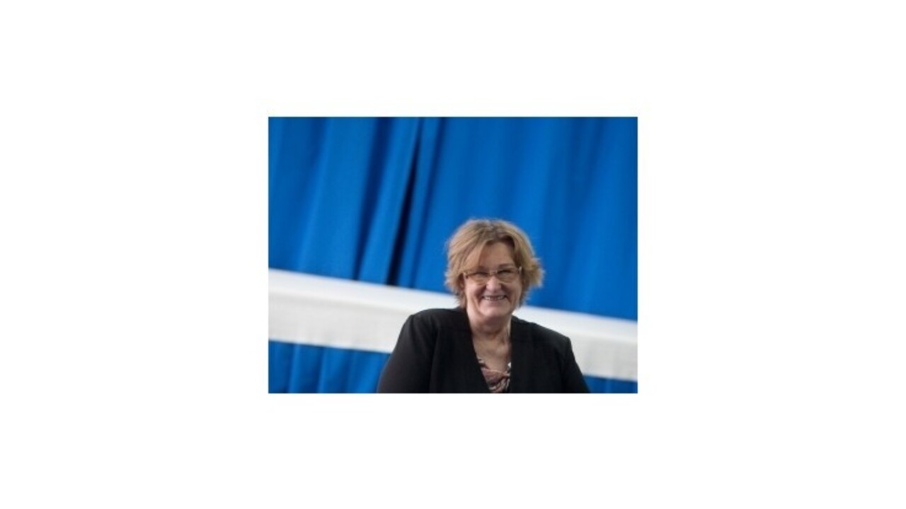 Opozícia zvoláva mimoriadny parlament pre správanie sa k ombudsmanke