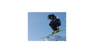 Akrobatické lyžiarky s odretou bradou a boľavým kolenom