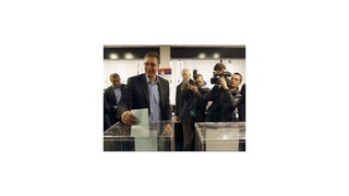 Vládnuca Srbská pokroková strana získala vo voľbách okolo 50 percent hlasov