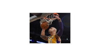 Hollywoodska noc Lakers, Knicks dali 51 za štvrtinu