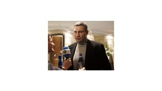 Kličko stiahol kandidatúru, podporí Porošenka