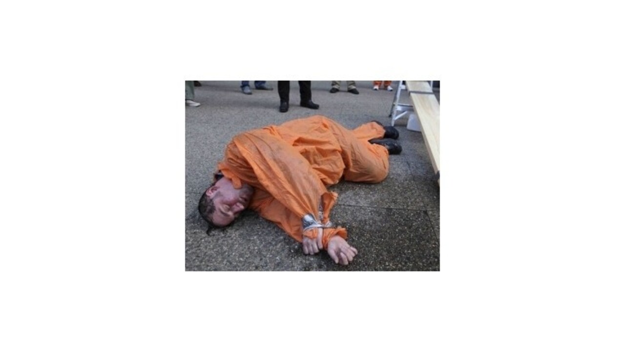 Výbor Senátu USA odtajnil dokument kritizujúci vypočúvacie metódy CIA