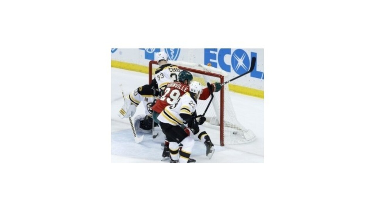 Chára dvakrát asistoval, Detroit blízko postupu