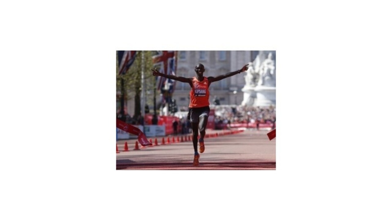 Svetový rekordér Kipsang druhýkrát v kariére vyhral Londýnsky maratón