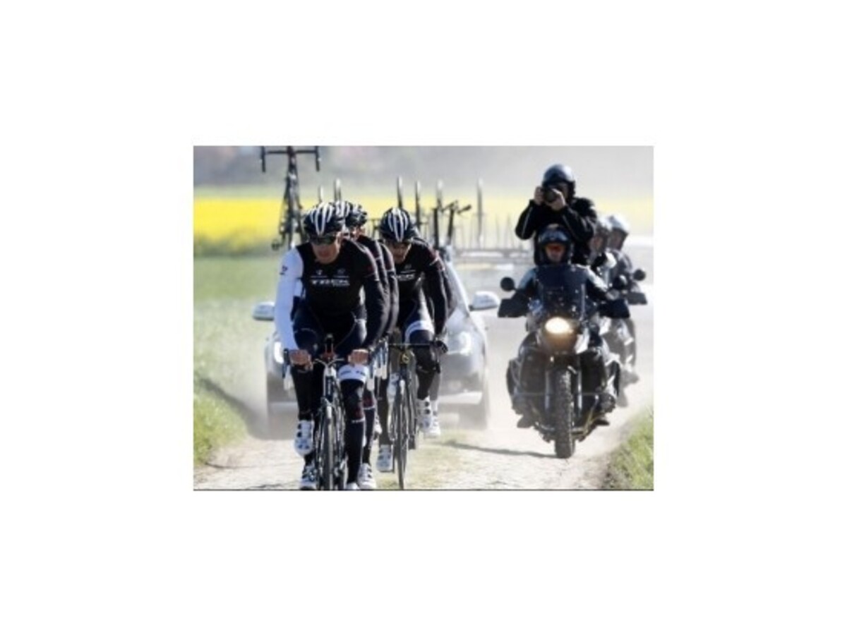 Víťazom cyklistických pretekov Paríž - Roubaix sa stal Holanďan N. Terpstra, P. Sagan skončil šiesty