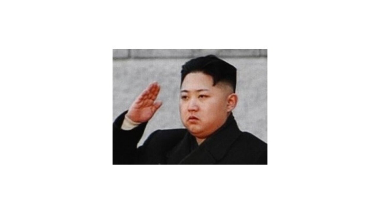 Plagát Kim Čong-una v kaderníctve rozhneval ambasádu Severnej Kórey