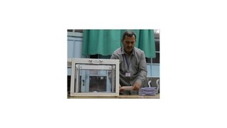 Buteflikov tím deklaroval volebné víťazstvo, opozícia hovorí o podvode