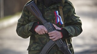Ukrajina Krym proruský vojak ozbrojenec (SITA/AP)