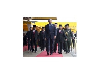 Obama pricestoval na návštevu Malajzie, chce posilniť obchodné vzťahy