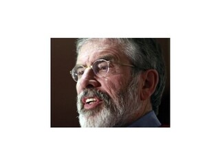 Severoírska polícia zatkla predsedu strany Sinn Féin Gerryho Adamsa