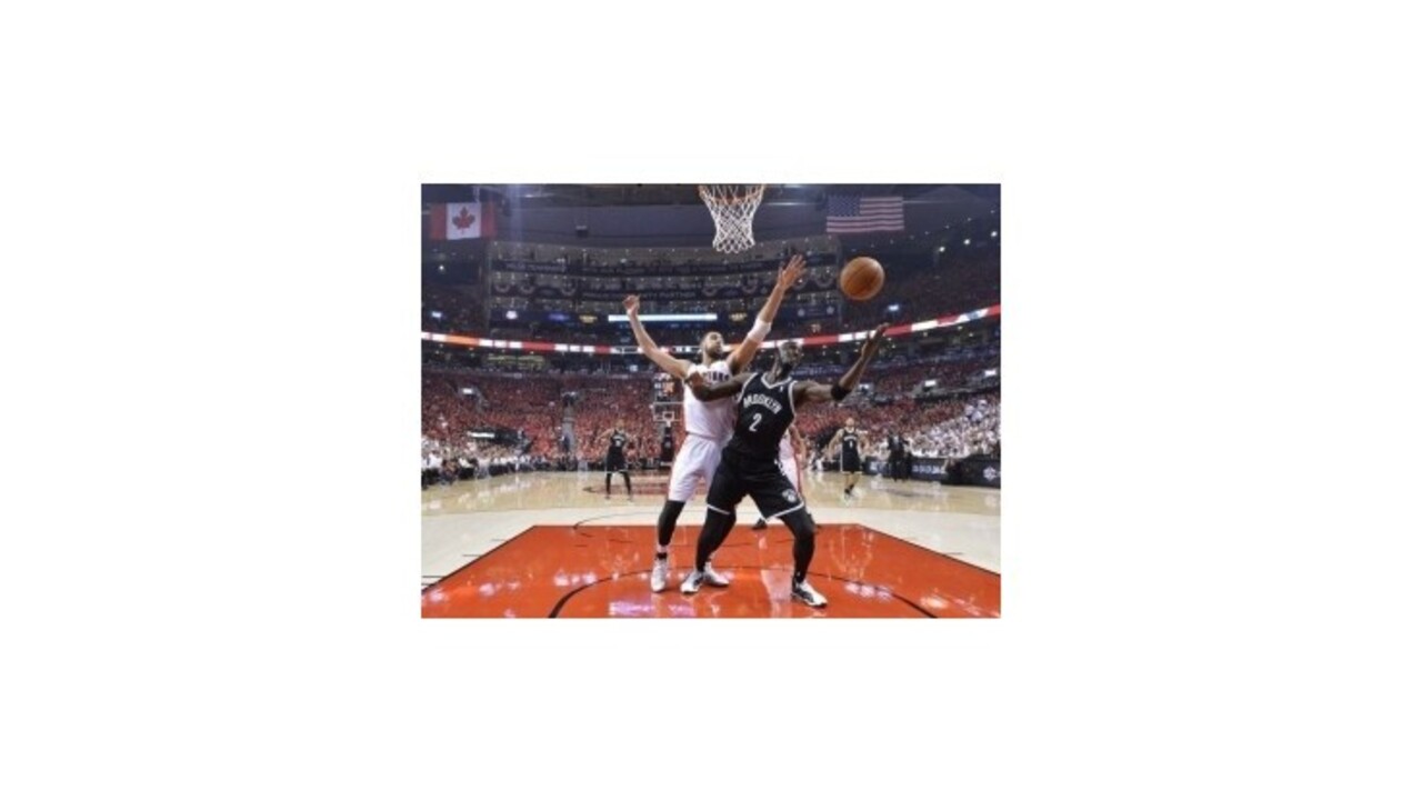 V siedmom stretnutí si vybojovali postup Brooklyn a San Antonio