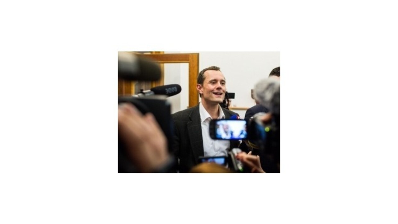 Prieskum: Lídrom pravice je podľa ľudí Procházka, ľavice Fico