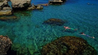 Cyprus more dovolenka plávanie (SITA/AP)
