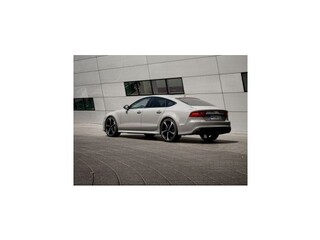 Je lepšie menšie a ľahšie Audi S3, alebo väčšie a ťažšie Audi RS7?