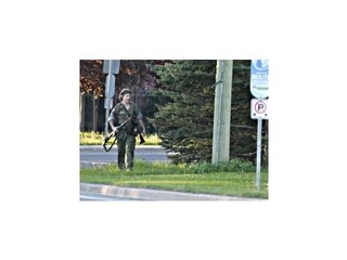 Zadržali mladíka podozrivého zo zastrelenia troch kanadských policajtov