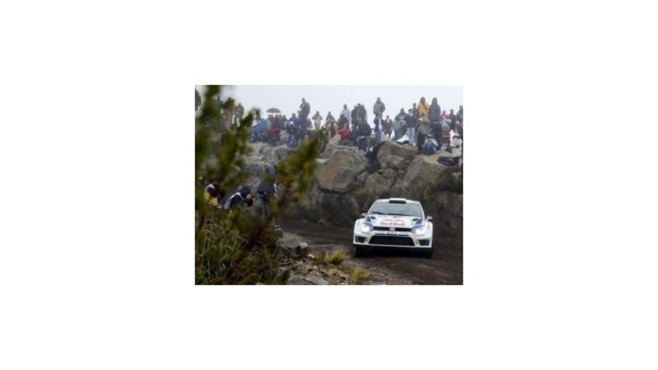 Latvala na čele Rely Sardínie s 22-sekundovým náskokom