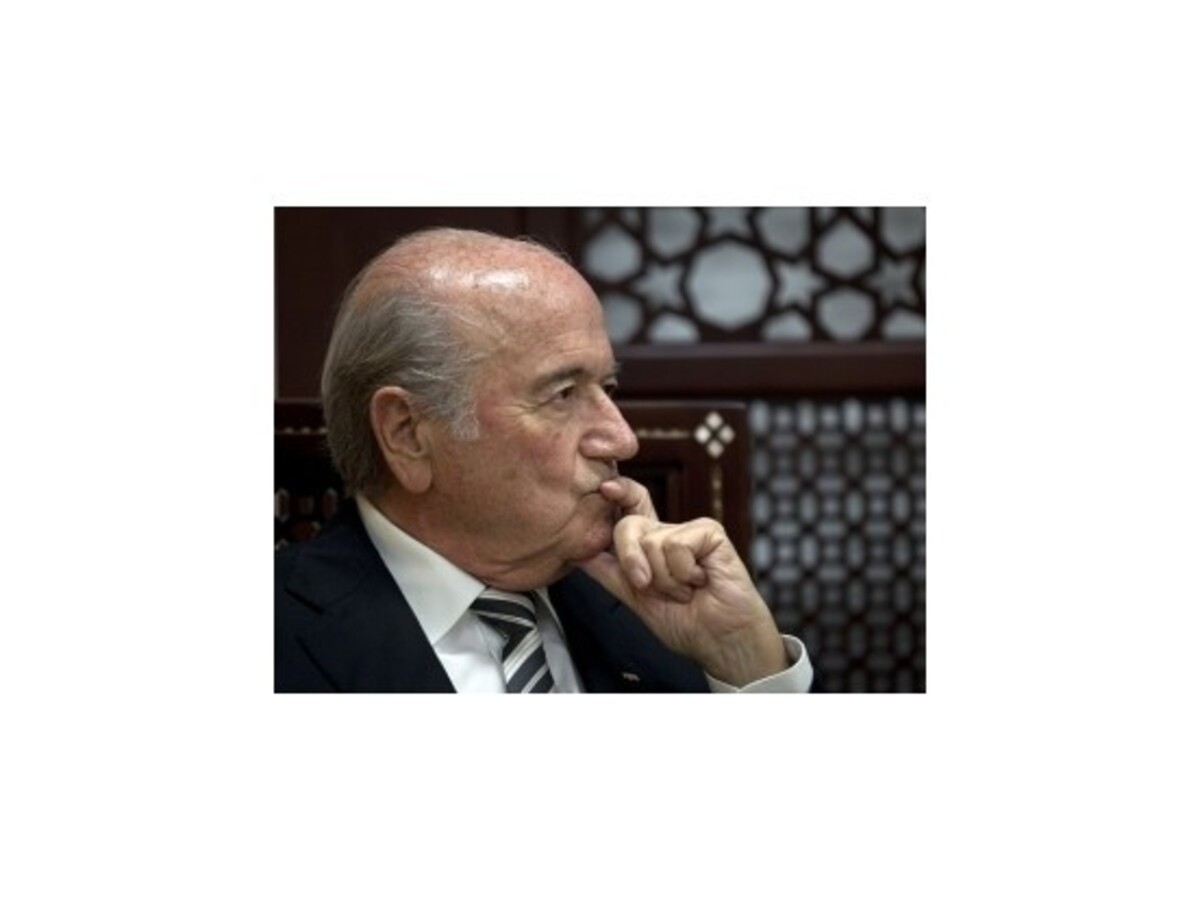 Blatter zaradil spiatočku, neoznámil kandidatúru