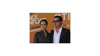 Angelinu Jolie vyznamenala britská kráľovná