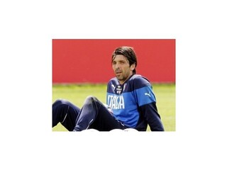 Buffon sa doliečuje, súboj s Kostarikou je otázny
