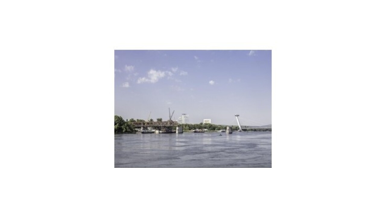 Možné bomby pod Dunajom majú zastaviť práce na Starom moste na týždne