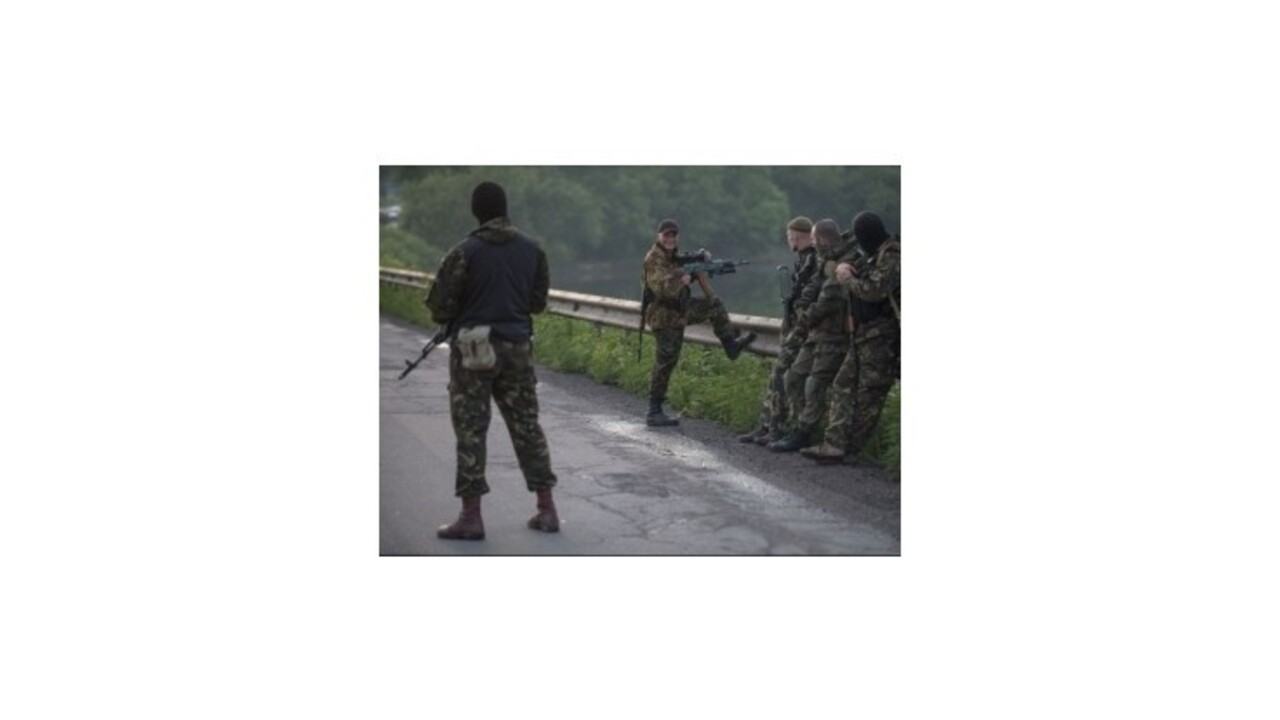 Luhanská domobrana oznámila zostrelenie lietadla vládnych síl