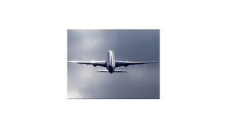 Kanadský boeing museli eskortovať americké stíhačky