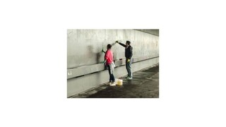 Bratislavský most SNP čistili dobrovoľníci