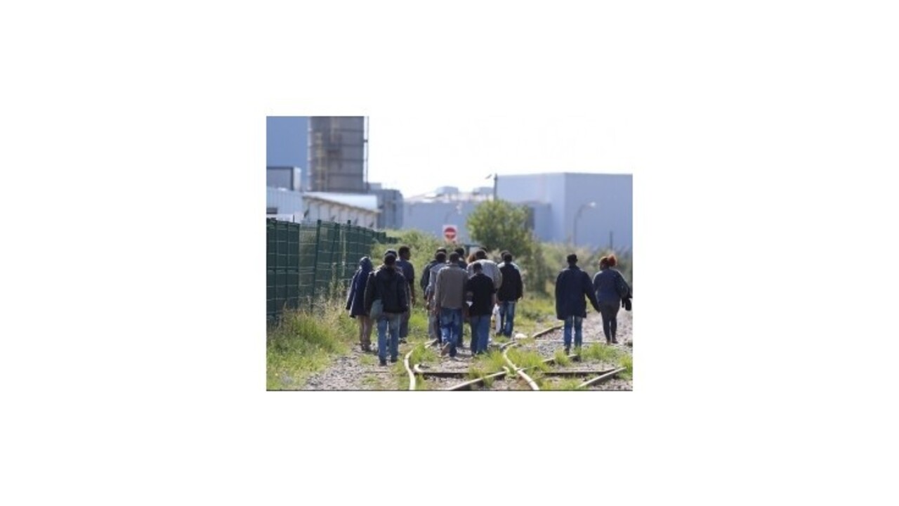 Starostka Calais chce kvôli migrantom zavrieť prístav