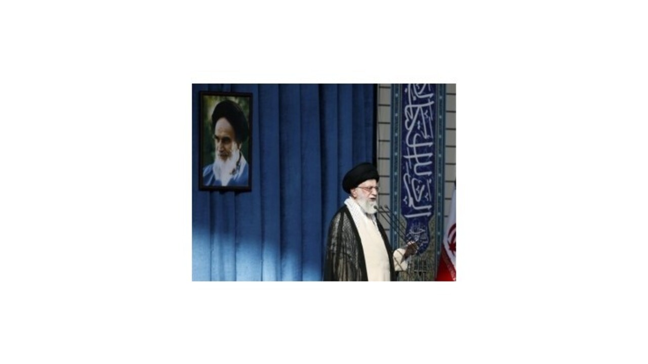 Ajatolláh Chameneí sa podrobil operácii prostaty