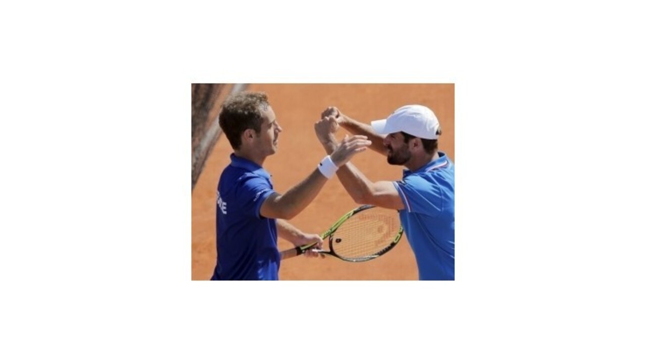 Francúzi a Švajčiari na prahu finále Davisovho pohára