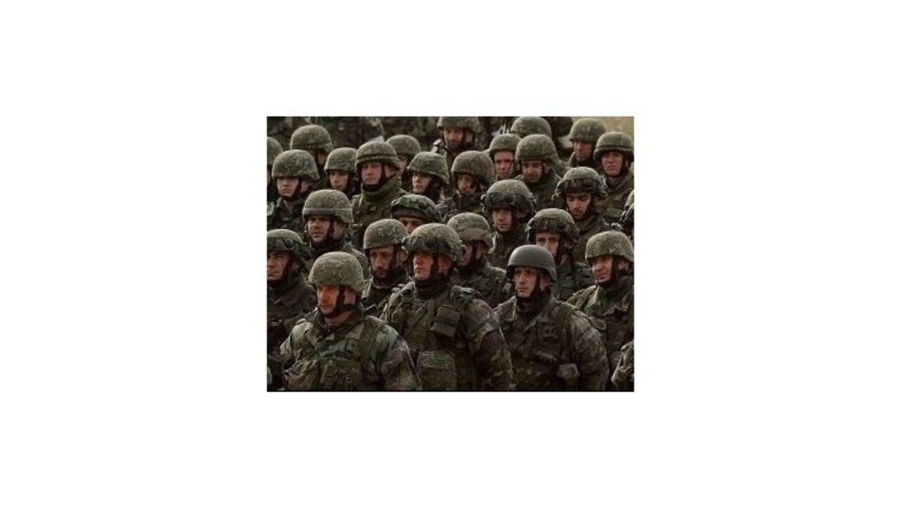 Lipšic chce navyšovať rozpočet pre armádu ústavným zákonom