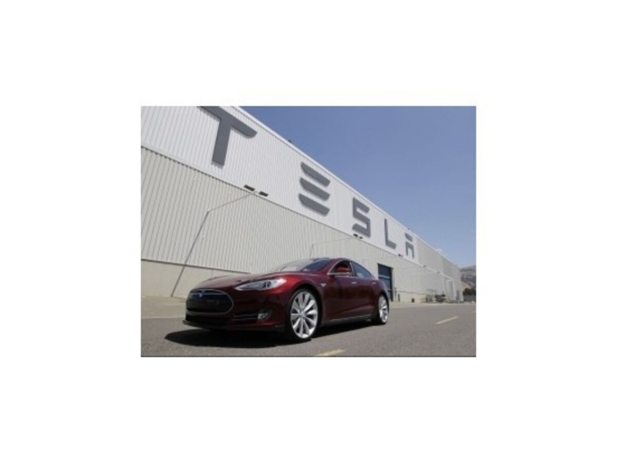 Slovensko rokuje s americkou automobilkou Tesla Motors o novom závode